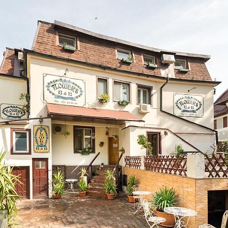Flower's B&B Bukarest Exterior foto