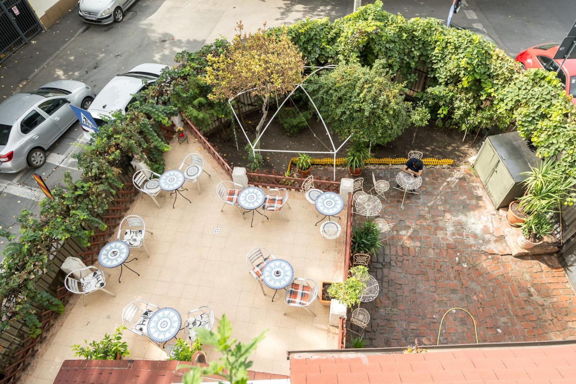 Flower's B&B Bukarest Exterior foto