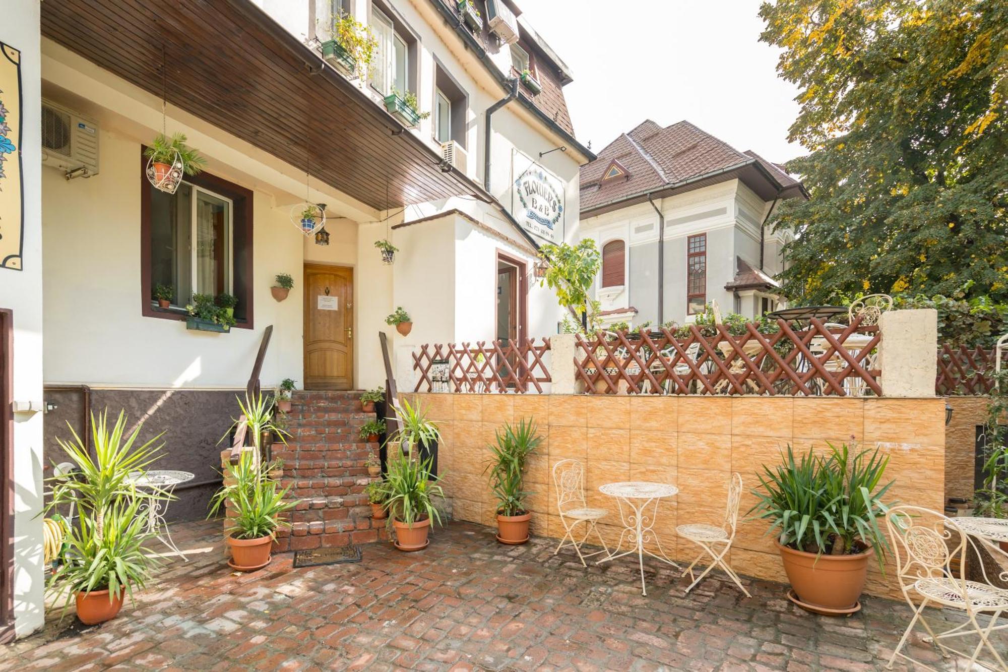 Flower's B&B Bukarest Exterior foto