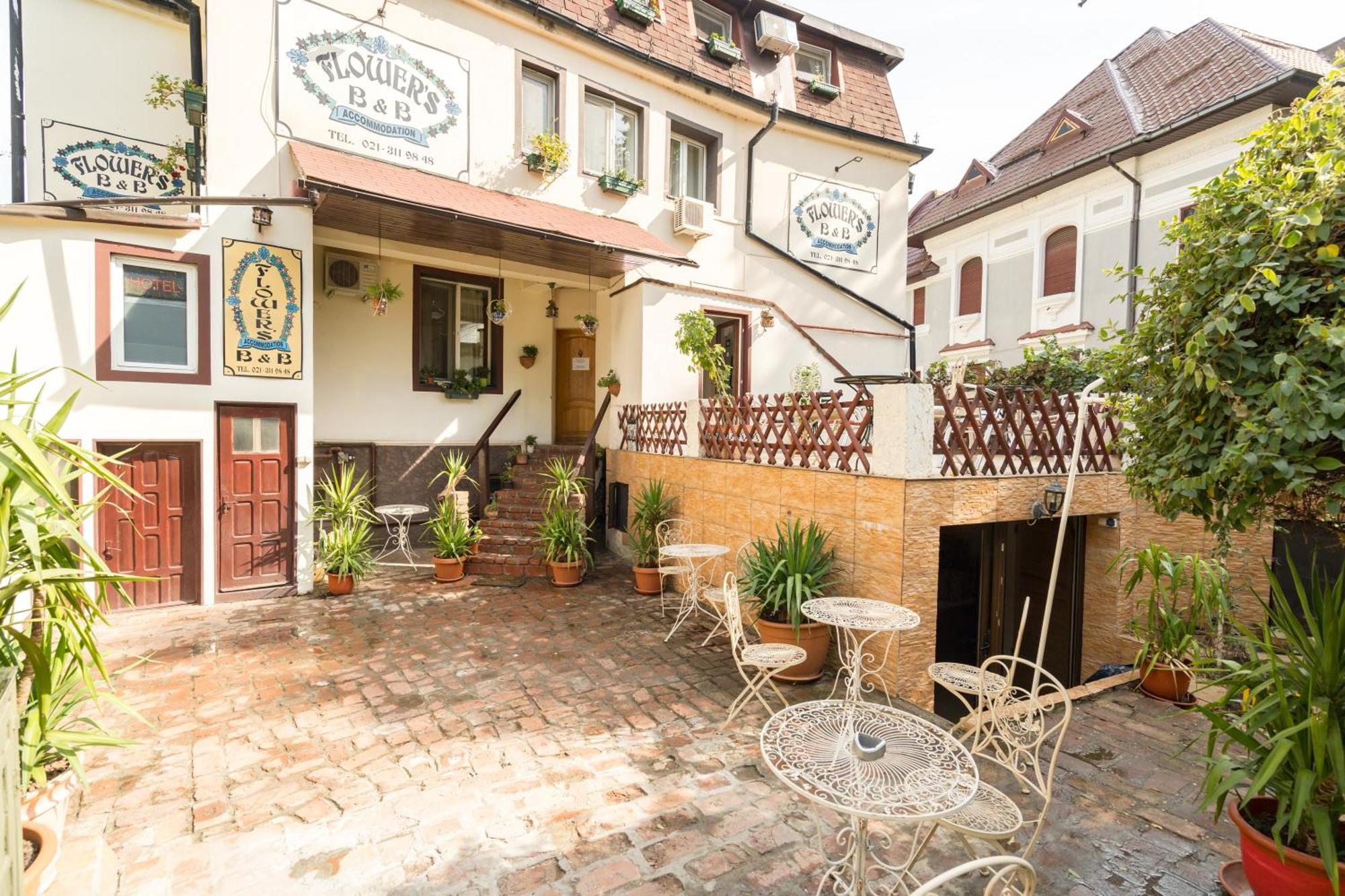 Flower's B&B Bukarest Exterior foto