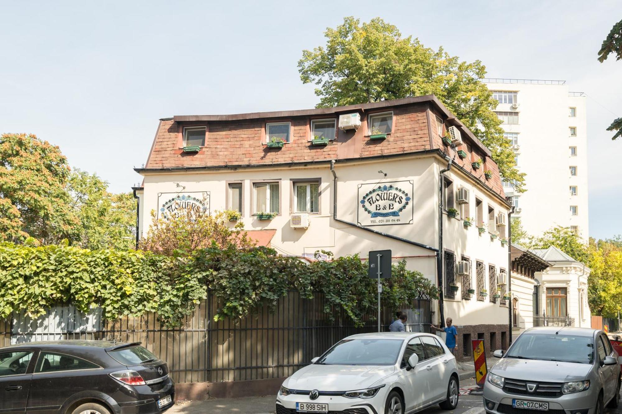 Flower's B&B Bukarest Exterior foto
