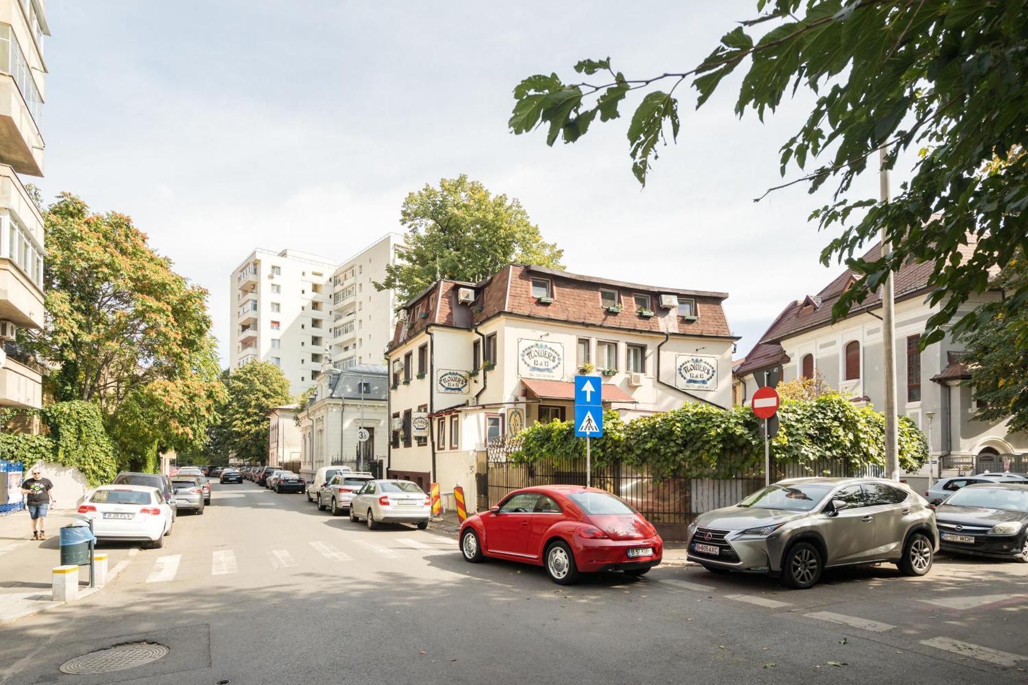 Flower's B&B Bukarest Exterior foto