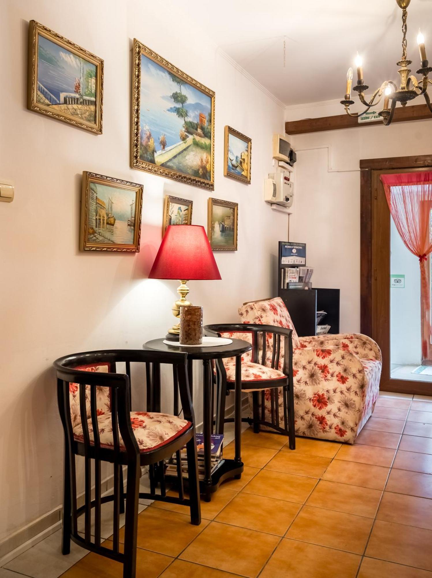 Flower's B&B Bukarest Exterior foto