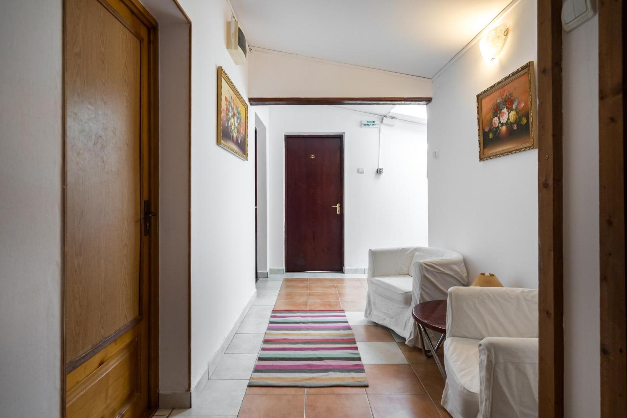 Flower's B&B Bukarest Exterior foto